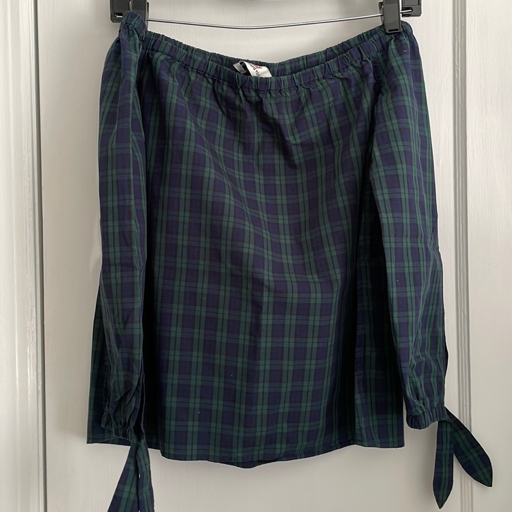 VineyardVines Top